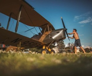 startovaní de havilland tiger moth
