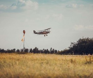 vzlet de havilland tiger moth